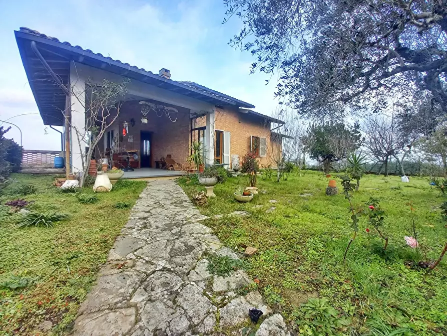 Immagine 68 di Villa in vendita  a Montaione