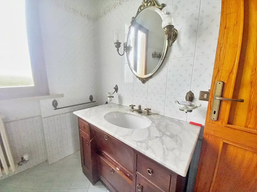 Immagine 39 di Villa in vendita  a Montaione