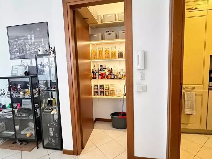 Immagine 17 di Appartamento in vendita  a Pontedera