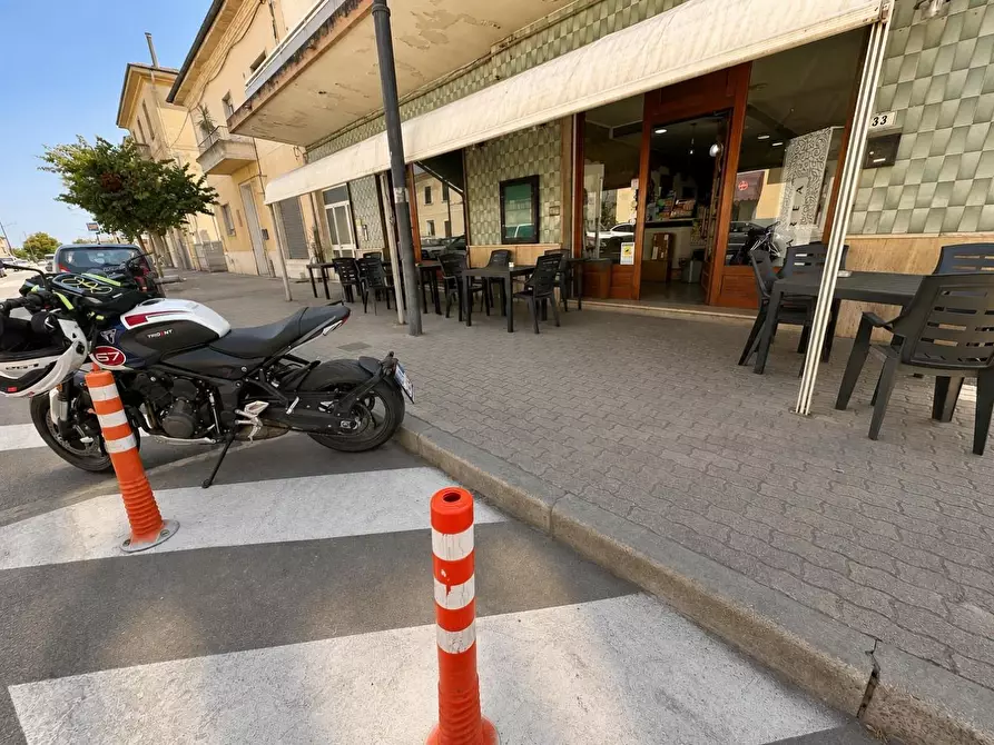 Immagine 1 di Locale commerciale in vendita  a Campiglia Marittima