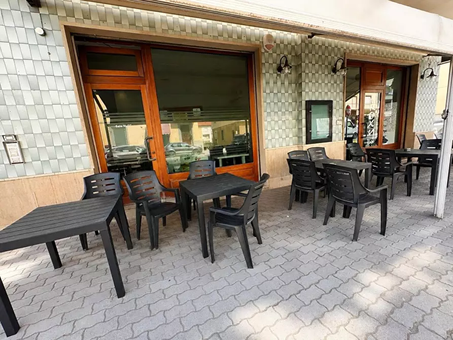 Immagine 5 di Locale commerciale in vendita  a Campiglia Marittima