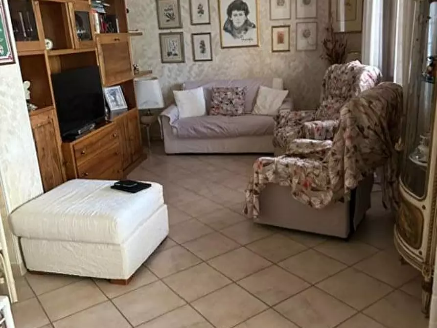 Immagine 2 di Appartamento in vendita  a Siena
