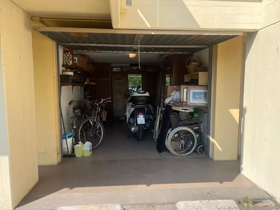 Immagine 30 di Appartamento in vendita  a Viareggio
