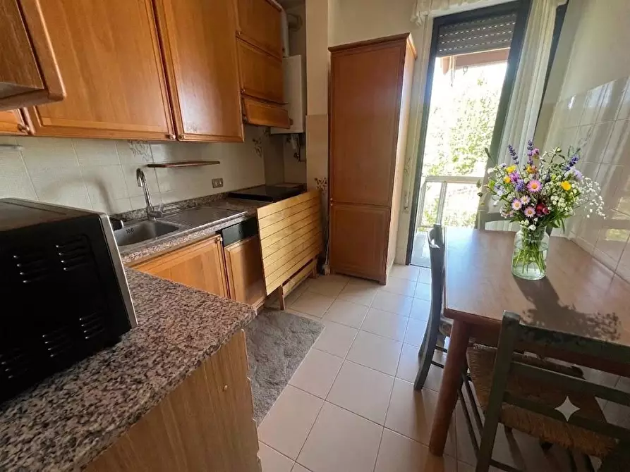 Immagine 4 di Appartamento in vendita  a Viareggio