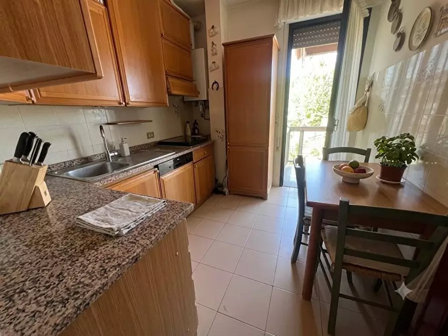 Immagine 3 di Appartamento in vendita  a Viareggio