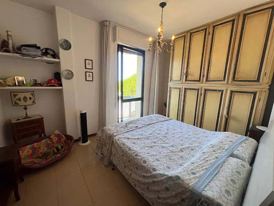 Immagine 17 di Appartamento in vendita  a Viareggio