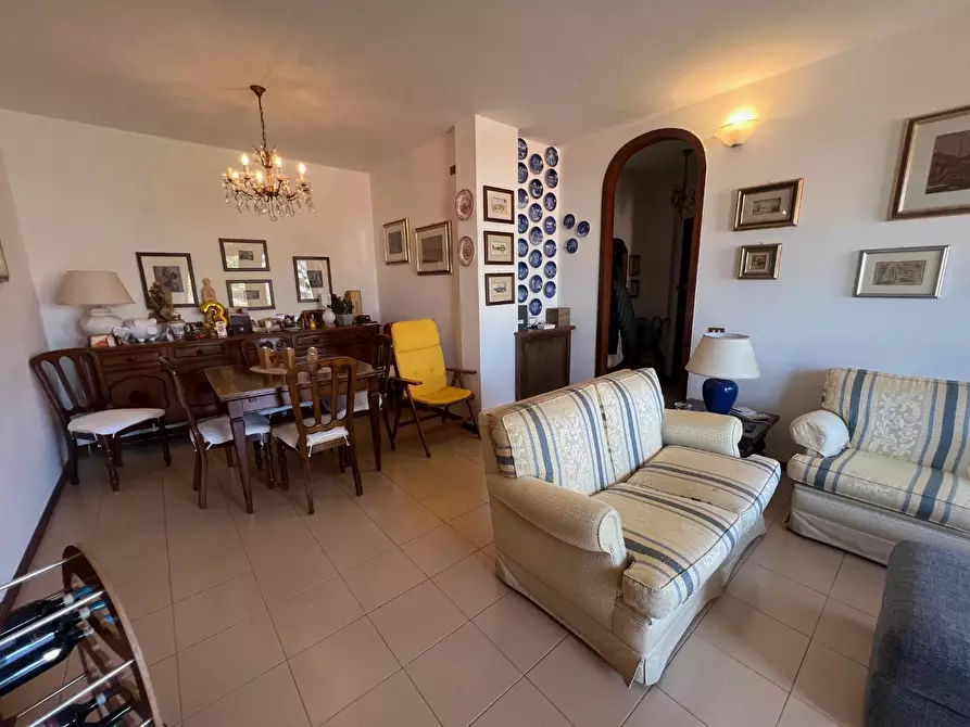 Immagine 22 di Appartamento in vendita  a Viareggio