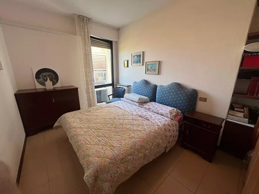Immagine 11 di Appartamento in vendita  a Viareggio