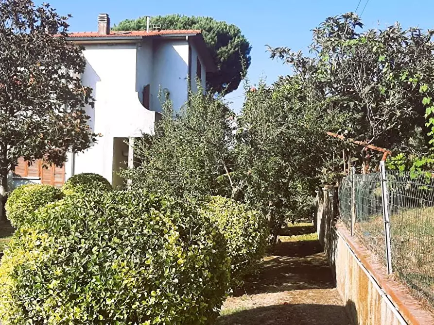 Immagine 8 di Villa in vendita  a Castellina Marittima