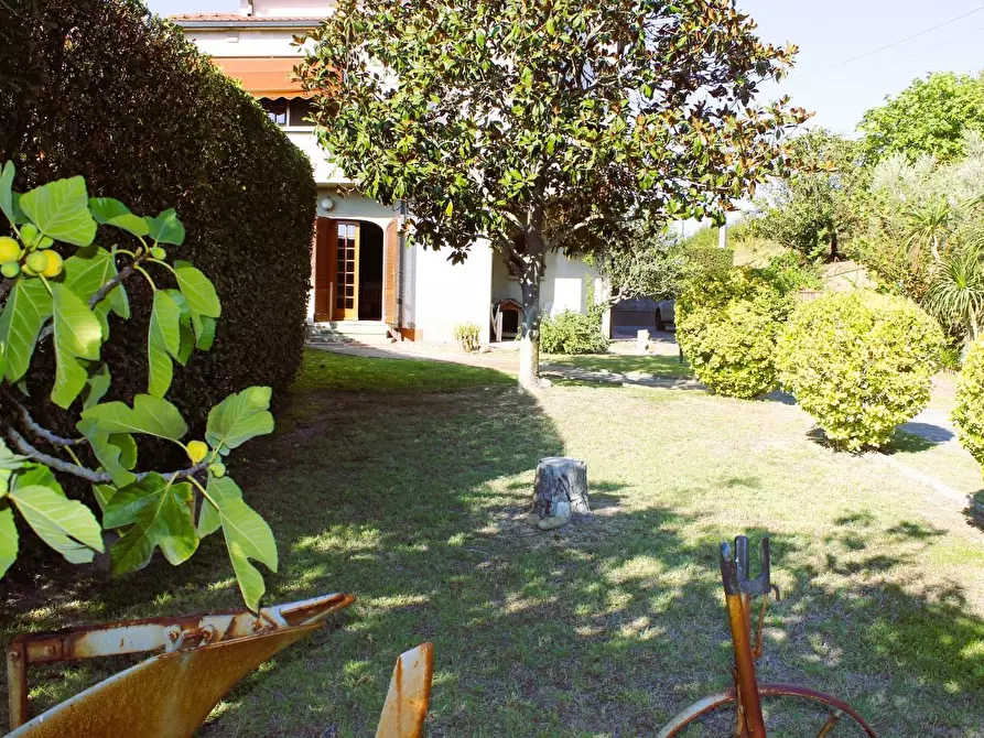 Immagine 1 di Villa in vendita  a Castellina Marittima