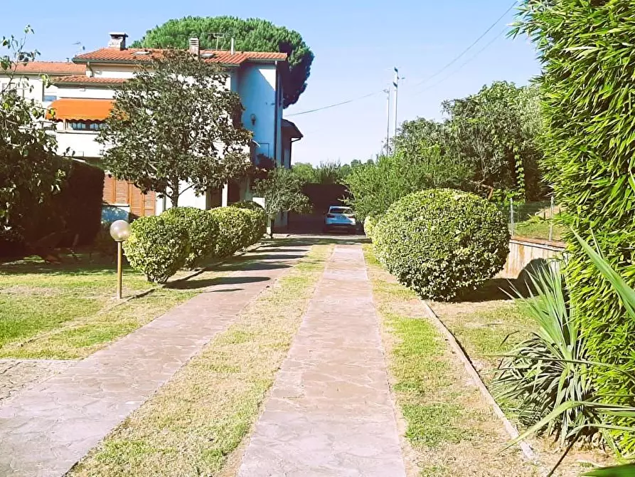 Immagine 13 di Villa in vendita  a Castellina Marittima