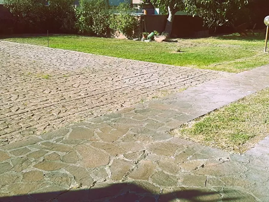 Immagine 12 di Villa in vendita  a Castellina Marittima