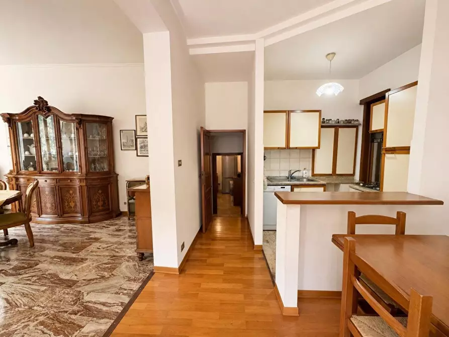 Immagine 14 di Appartamento in vendita  a Siena