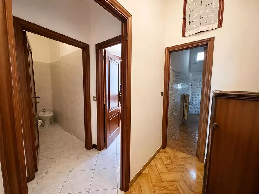 Immagine 28 di Appartamento in vendita  a Siena