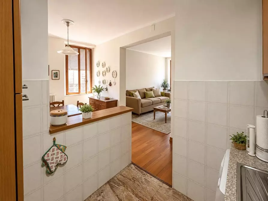 Immagine 9 di Appartamento in vendita  a Siena