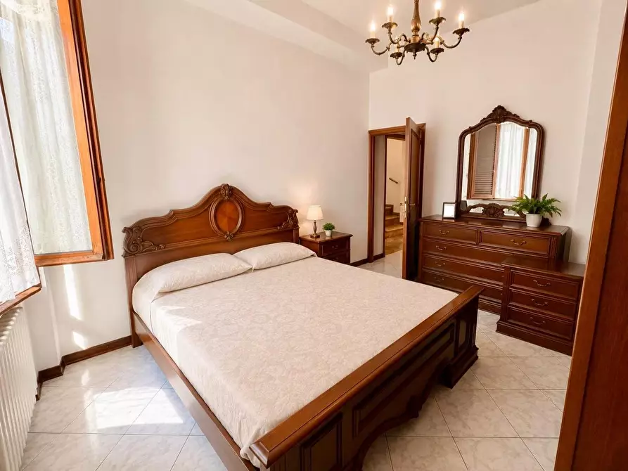 Immagine 23 di Appartamento in vendita  a Siena