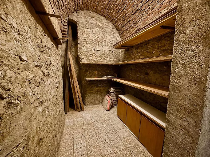 Immagine 35 di Appartamento in vendita  a Siena