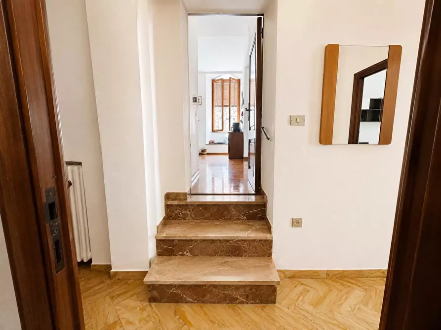 Immagine 33 di Appartamento in vendita  a Siena