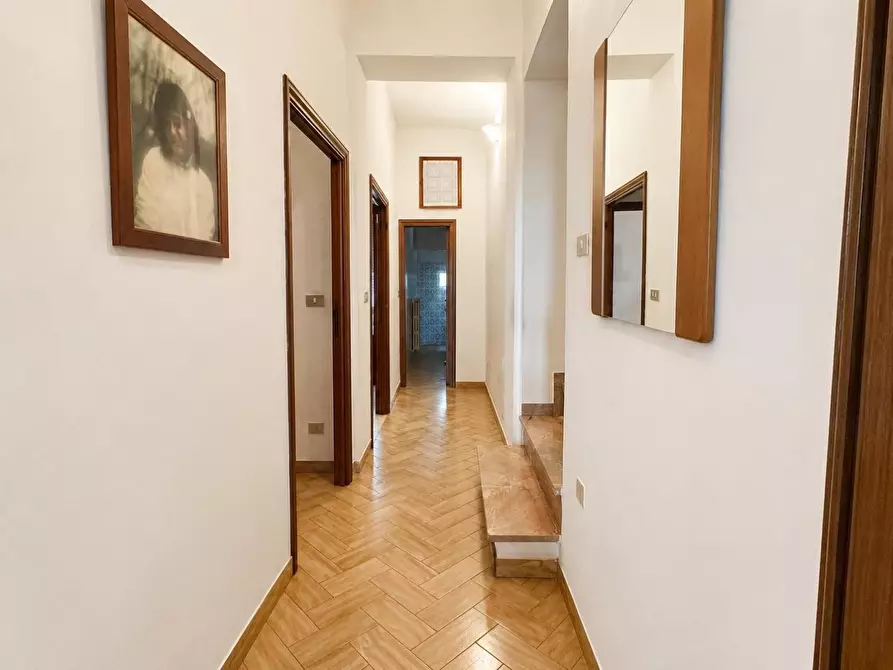 Immagine 34 di Appartamento in vendita  a Siena