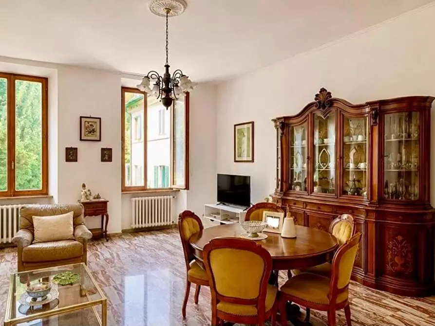 Immagine 25 di Appartamento in vendita  a Siena