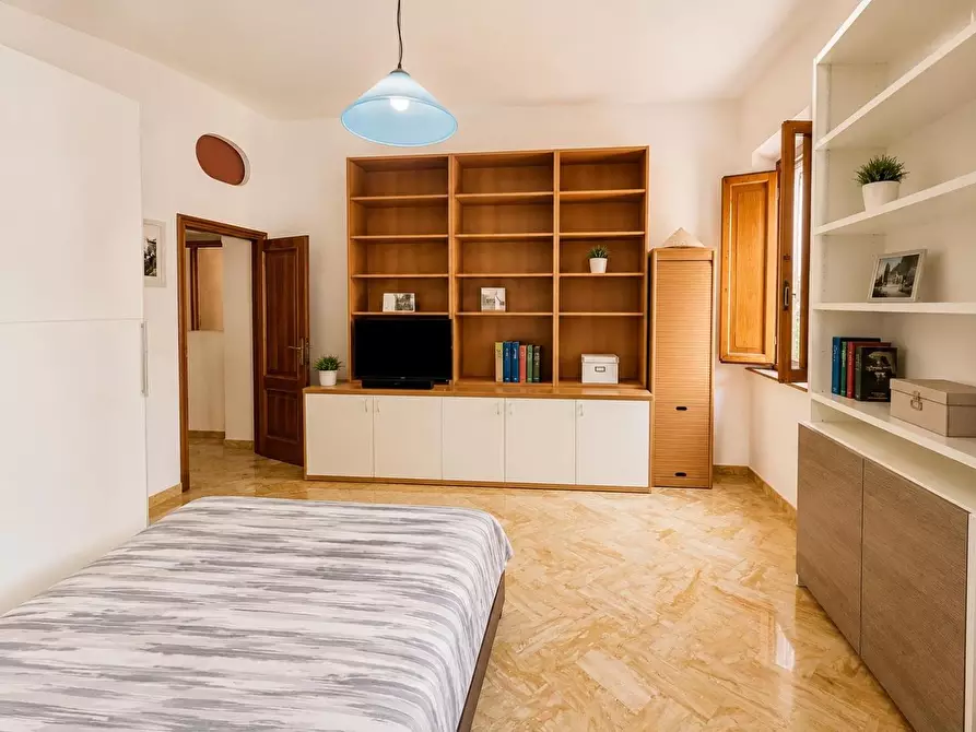 Immagine 29 di Appartamento in vendita  a Siena