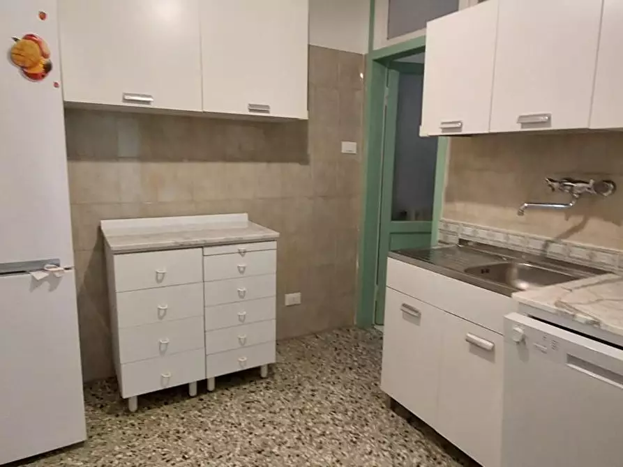 Immagine 3 di Appartamento in vendita  a Massa
