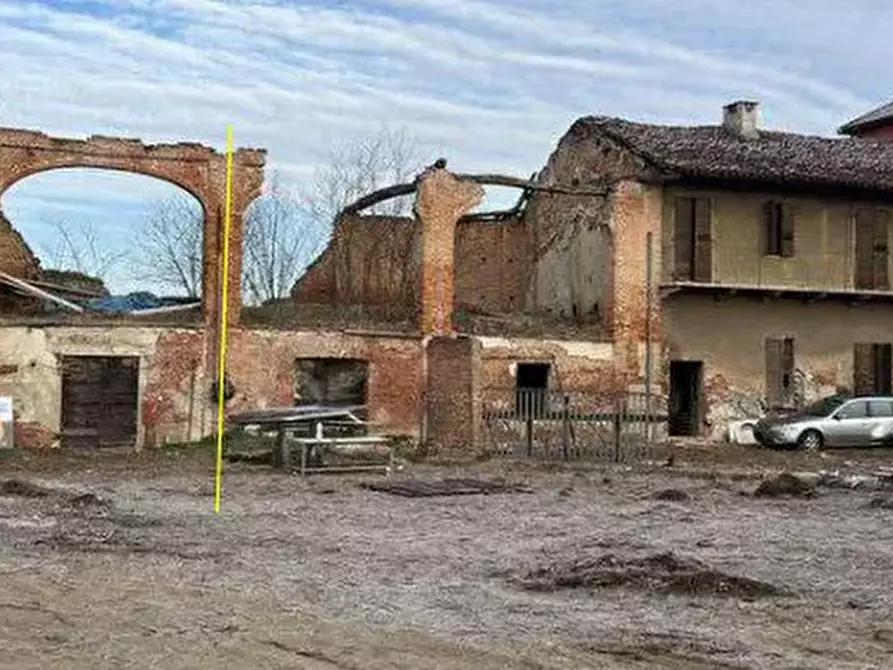 Immagine 4 di Casa colonica in vendita  a Carmagnola