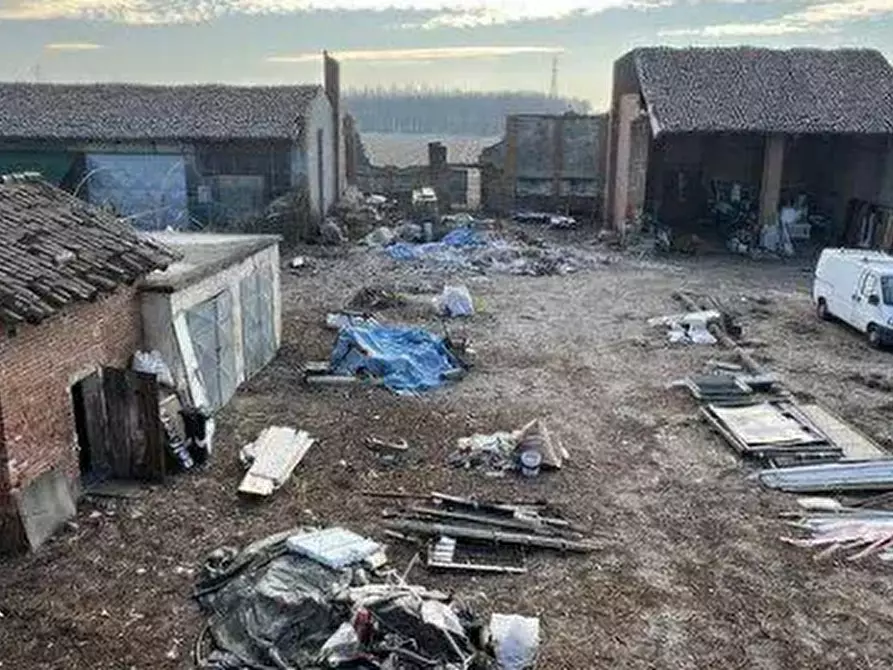 Immagine 3 di Casa colonica in vendita  a Carmagnola