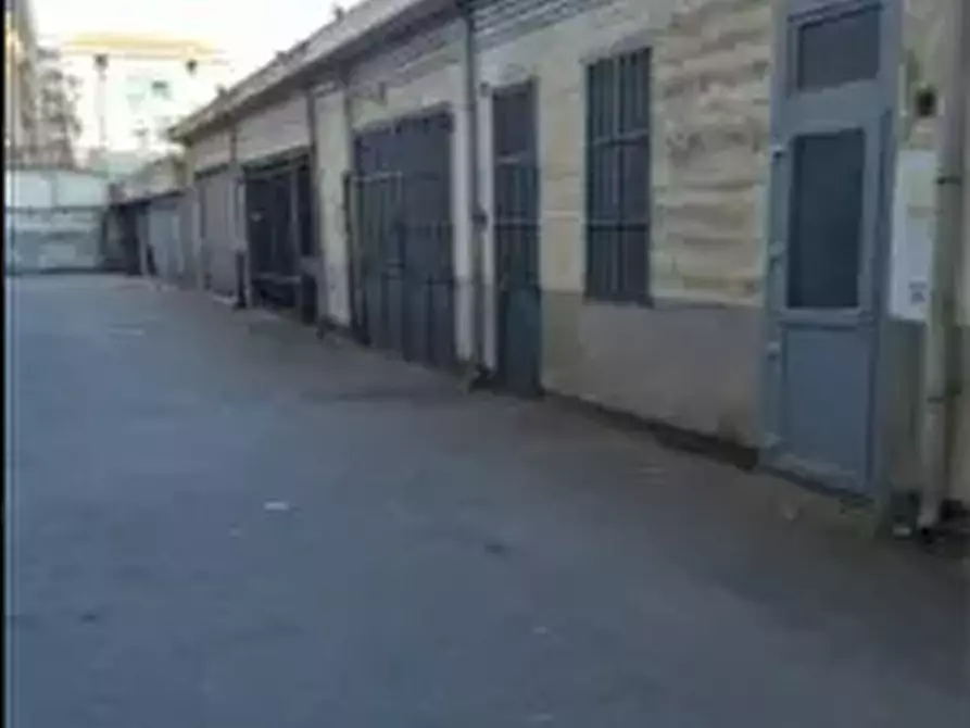 Immagine 2 di Magazzino in vendita  a Collegno