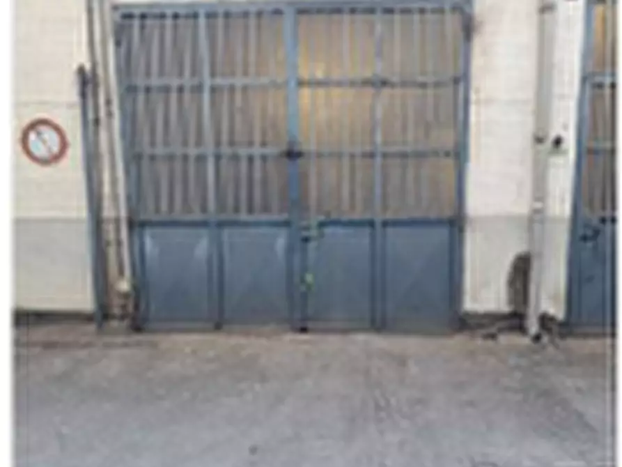 Immagine 1 di Magazzino in vendita  a Collegno