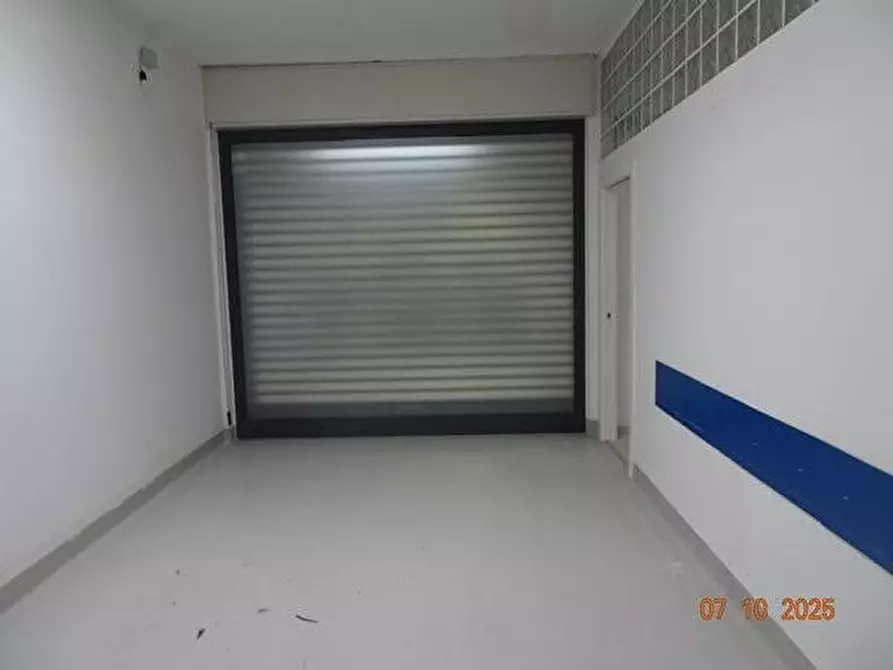Immagine 3 di Negozio in vendita  a Rivoli