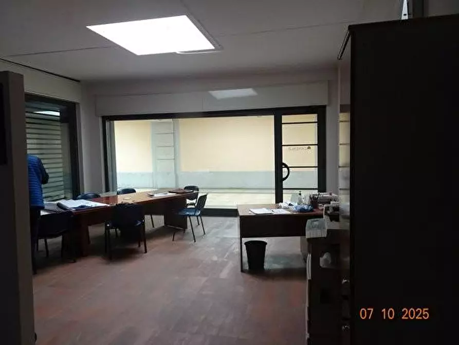 Immagine 1 di Negozio in vendita  a Rivoli