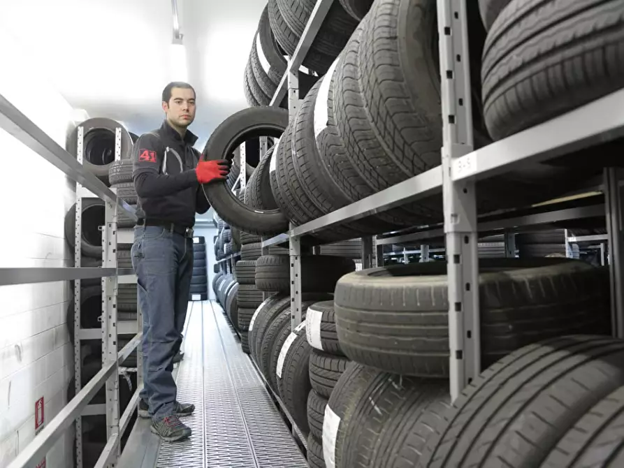Immagine 16 di Attività commerciale in vendita  a Ciriè