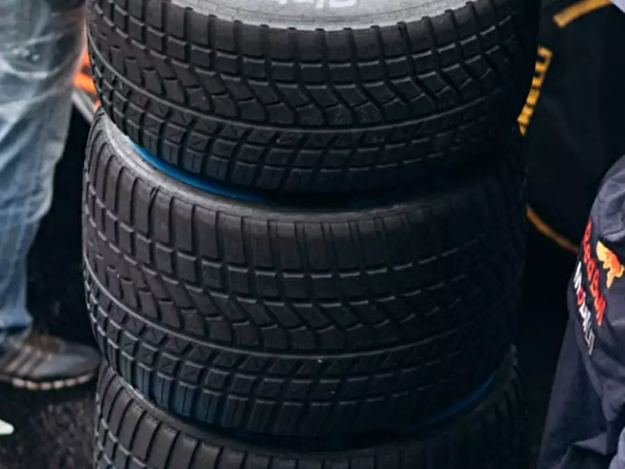 Immagine 15 di Attività commerciale in vendita  a Ciriè