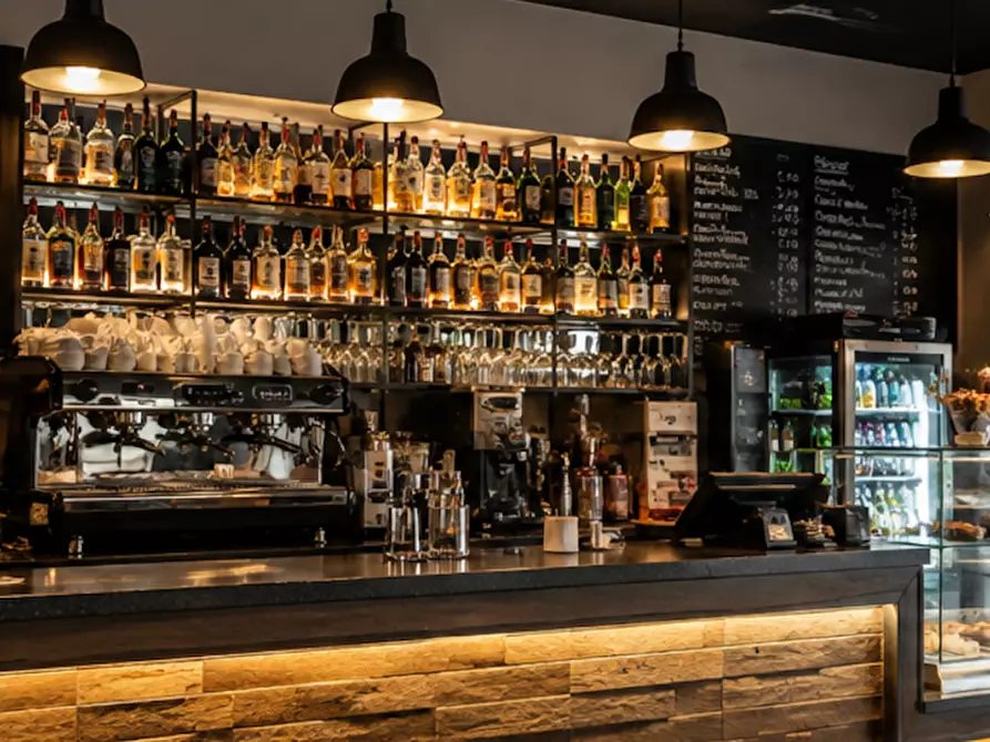 Immagine 2 di Bar / Ristorante in vendita  a Cascina