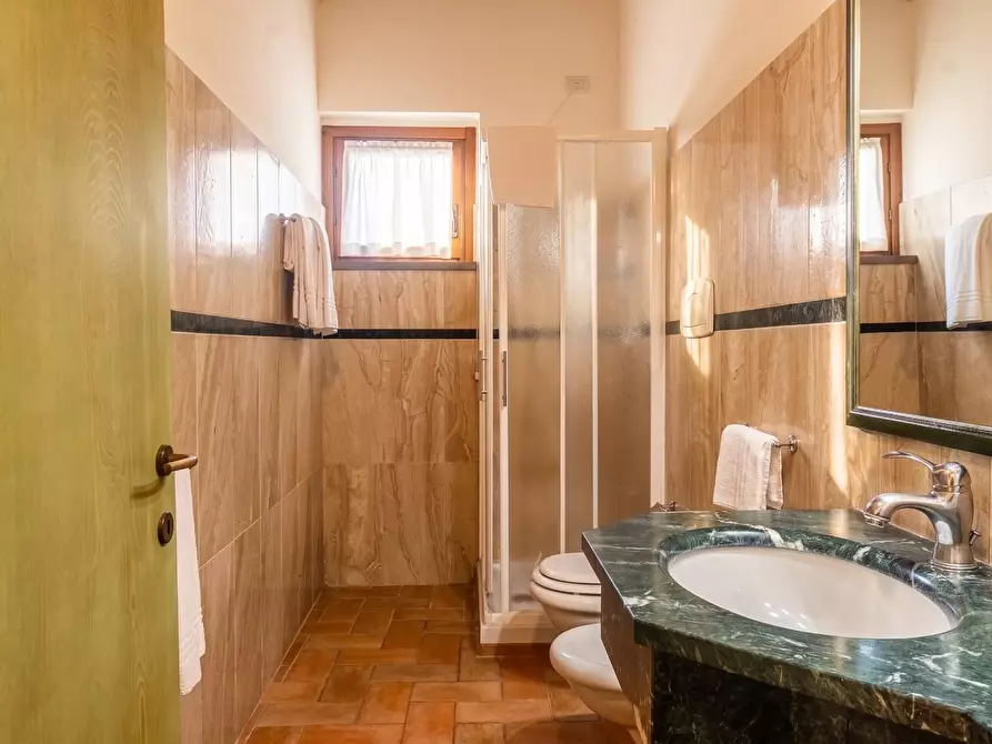 Immagine 19 di Casa colonica in vendita  a Casole D'elsa