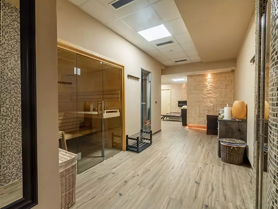 Immagine 58 di Casa colonica in vendita  a Casole D'elsa