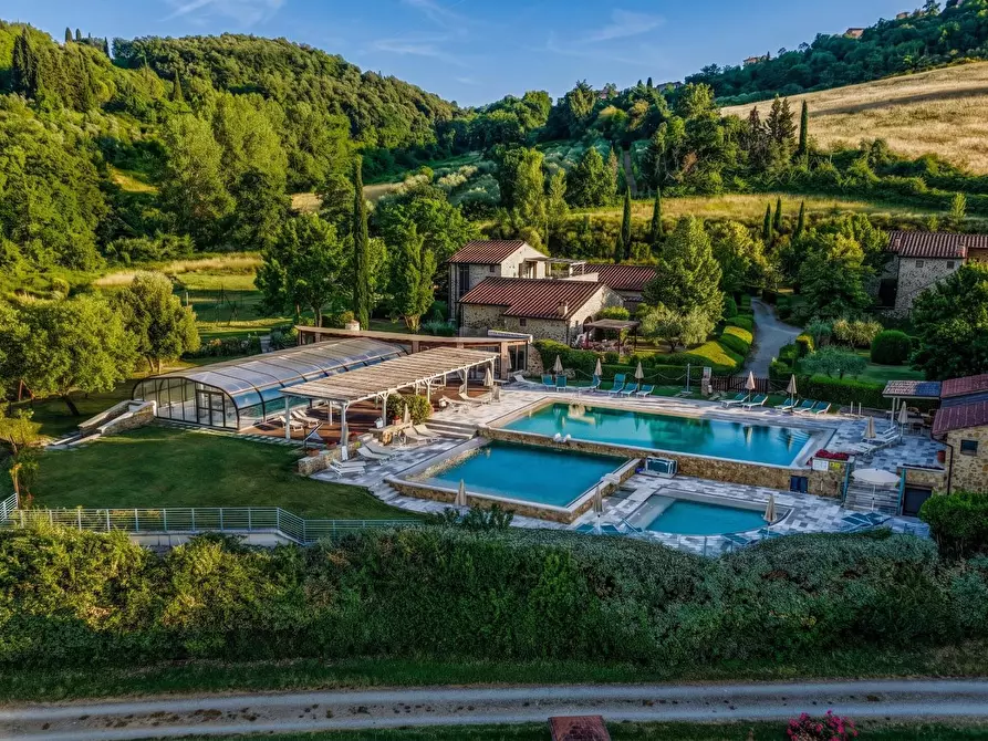 Immagine 75 di Casa colonica in vendita  a Casole D'elsa
