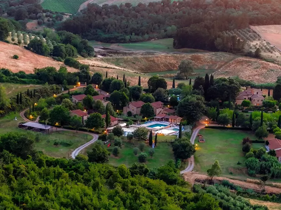 Immagine 8 di Casa colonica in vendita  a Casole D'elsa