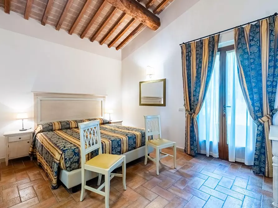 Immagine 37 di Casa colonica in vendita  a Casole D'elsa