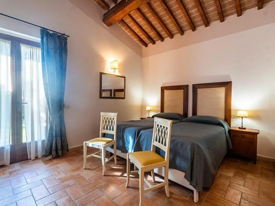 Immagine 36 di Casa colonica in vendita  a Casole D'elsa