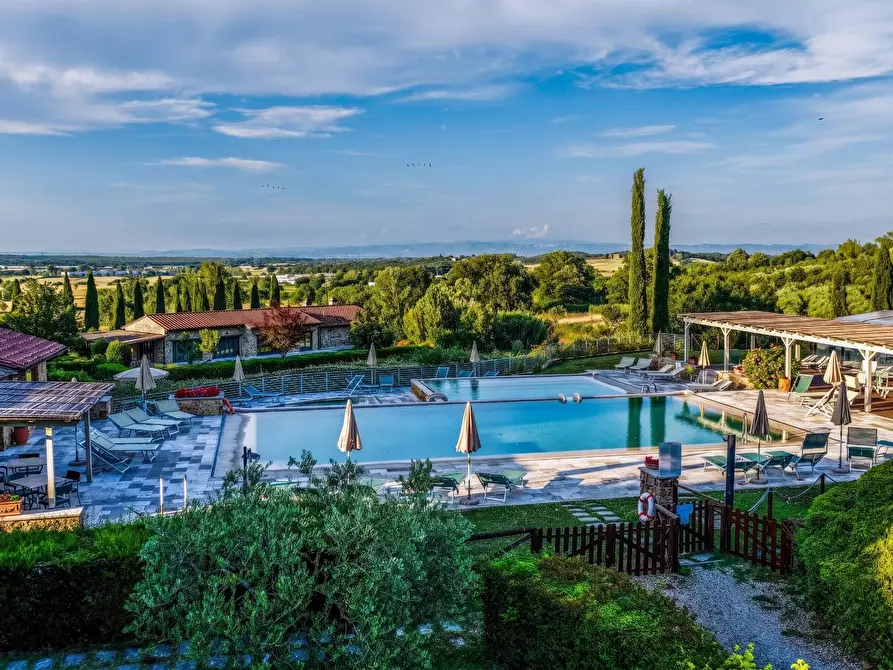 Immagine 4 di Casa colonica in vendita  a Casole D'elsa