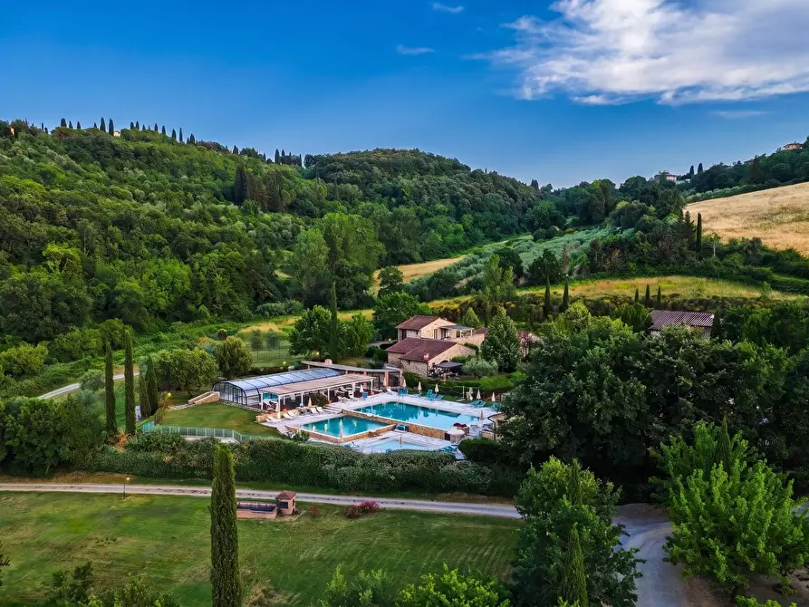 Immagine 80 di Casa colonica in vendita  a Casole D'elsa