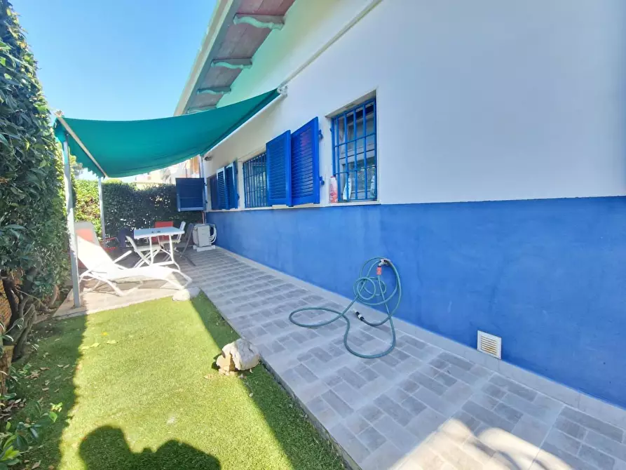Immagine 2 di Casa indipendente in vendita  a Carrara