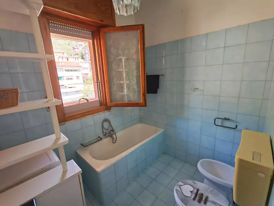 Immagine 48 di Appartamento in vendita  a Chiavari
