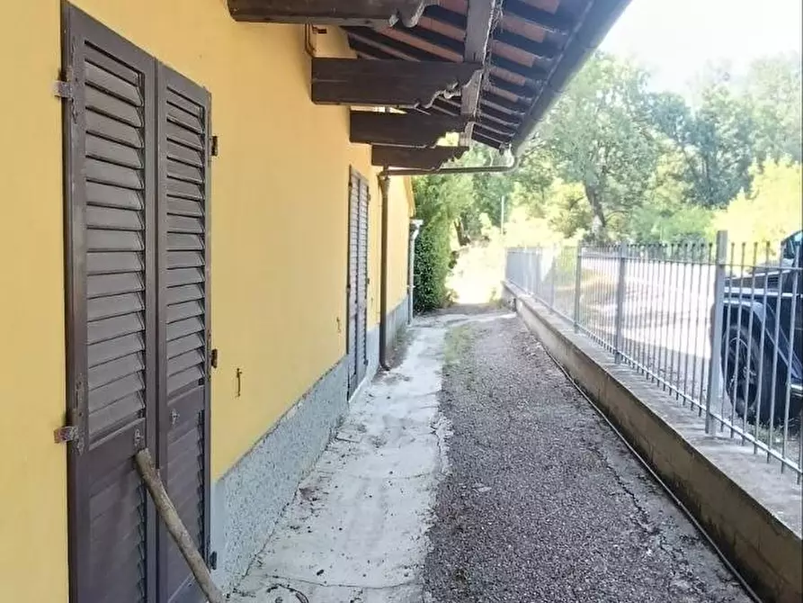 Immagine 28 di Casa colonica in vendita  a Gambassi Terme