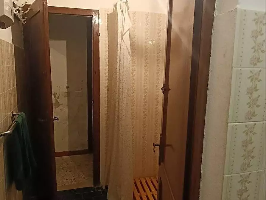Immagine 16 di Casa colonica in vendita  a Gambassi Terme
