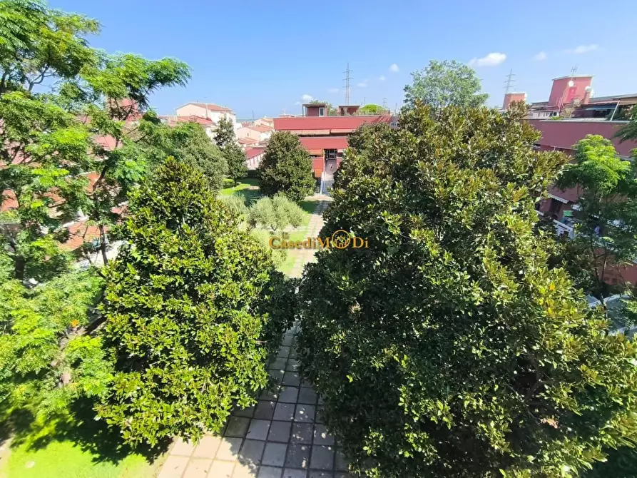 Immagine 1 di Mansarda in vendita  a Livorno