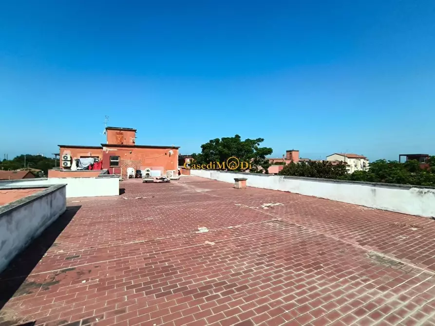 Immagine 2 di Mansarda in vendita  a Livorno