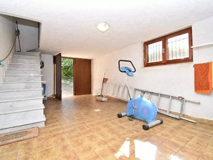 Immagine 12 di Villa in vendita  a Seravezza